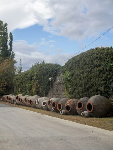 Traditional qvevri